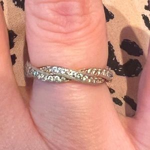 Pandora twisted ring